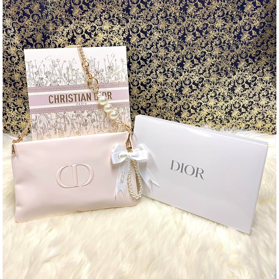 กระเป๋าเครื่องสำอาง Dior Cosmetic Pouch Bag กระเป๋าหนังสีครีม ทรงแบน