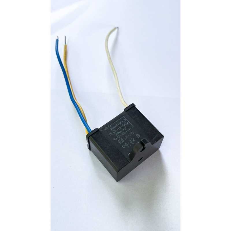 (แพ็ค1ตัว) 1UF+3UF 250VAC Cพัดลม 2 ค่า ใน 1ตัว คาปาซิเตอร์ ยี่ห้อ พานาฮิตาชิ คาปาพัดลม C1UF 3UF 250V