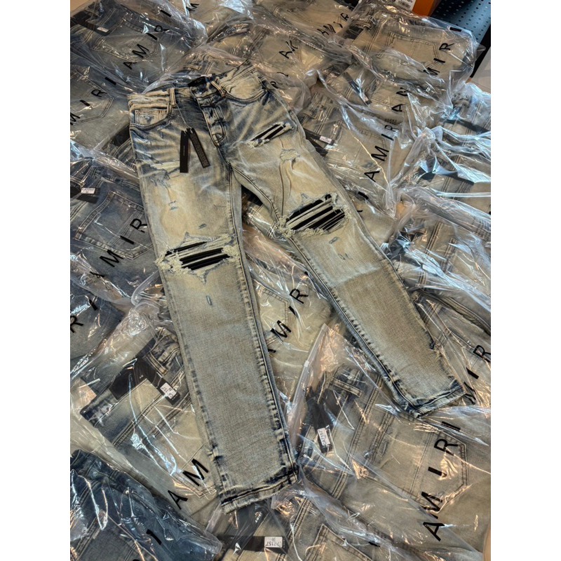 กางเกง Amiri เข่าดำล้วน