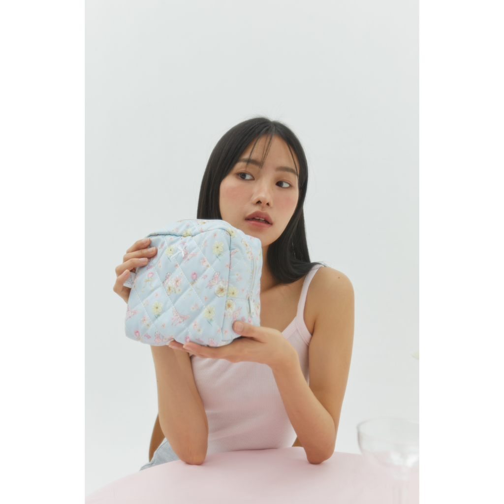 ROSY POSY กระเป๋า Everyday pouch คอลเลคชั่น Butterfly dreams ขนาด ก16cm x ย11cm x ส17cm