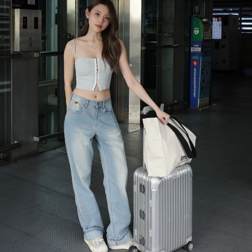 ams.commune กางเกงยีนส์ทรงกระบอกสีอ่อน