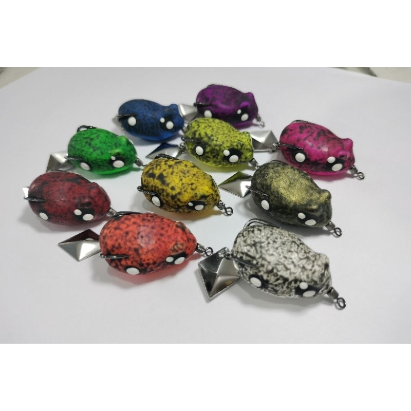 กบยางพร้อมใช้งาน รุ่น ตาแป๋ว ขนาด 3 เซน หนัก 5 กรัม เบ็ดที่ใช้ เบอร์ #1  BkK พร้อมส่งในไทย - รูปที่ 2