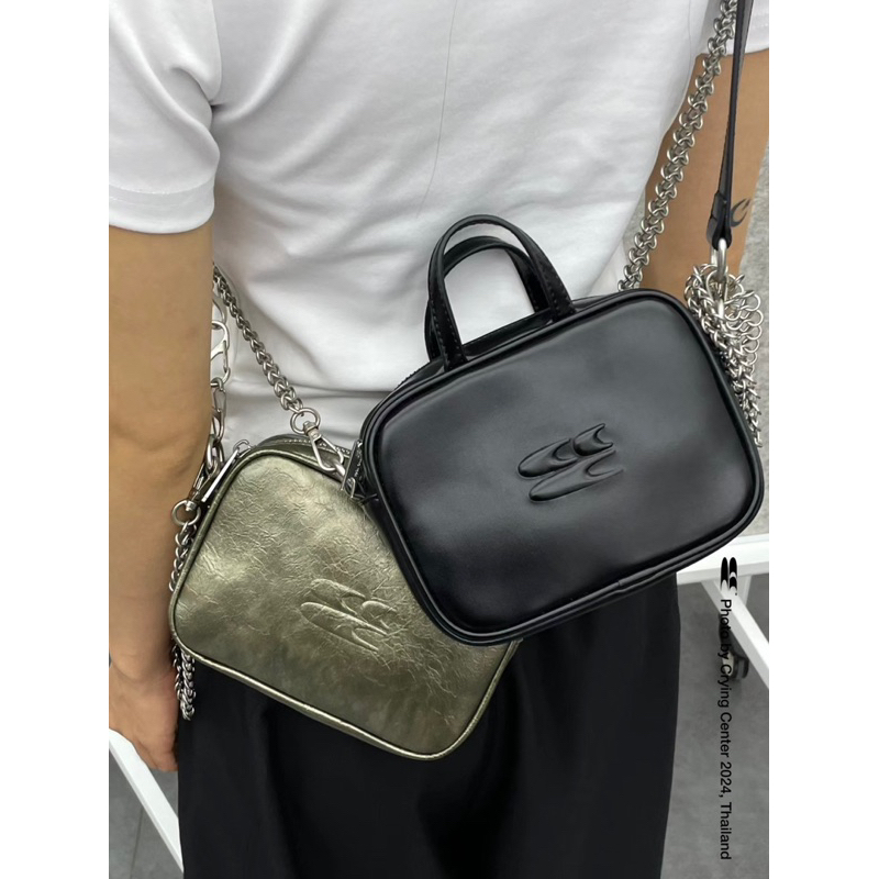 CryingCenter กระเป๋าสะพายข้าง/ครอสบอดี้ Middle Universal Bag