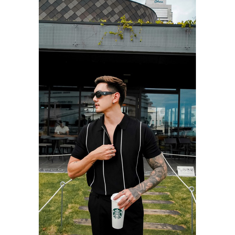 ROBMAN เสื้อโปโลผู้ชาย ซิปคอ ทรงสวย ลายตามรูป Style เกาหลี สายฝอ RM1009 สีดำ เสื้อจัมพ์แขน จัมพ์เอว ทำให้ดูมีกล้ามชัด