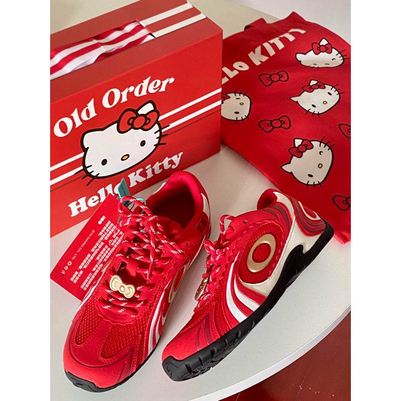 OLDORDER · Hello Kitty รองเท้าผ้าใบflatบัลเลต์ฮัลโหล คิตตี้ ลิขสิทธิ์แท้ สีแดง และหนังน้ำตาล