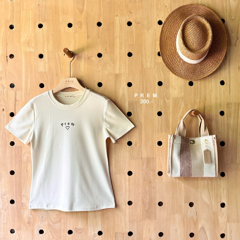 ,, เสื้อยืดแขนสั้น⟣ สกรีนเปรมลายหัวใจ ♡´ น่ารักมากๆค่า โทนสีสบายตา เนื้อผ้านุ่ม ยืดได้เย้อะ #1203-4