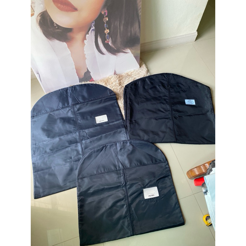 ถุงคลุมสูทprada เสื้อคลุมสูทPradaแท้ 100% เสื้อกันฝุ่นแบรนด์