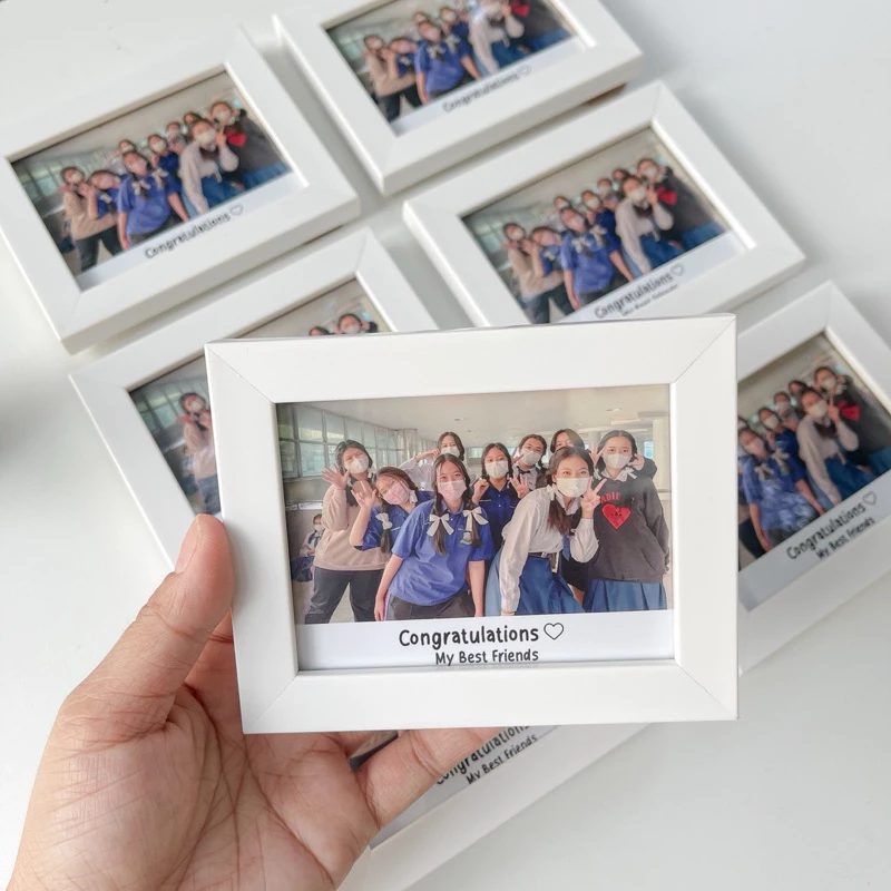 เตรียมพัสดุ 2 วัน ** กรอบรูปสีขาว พร้อมรูป ขนาด3x4นิ้ว