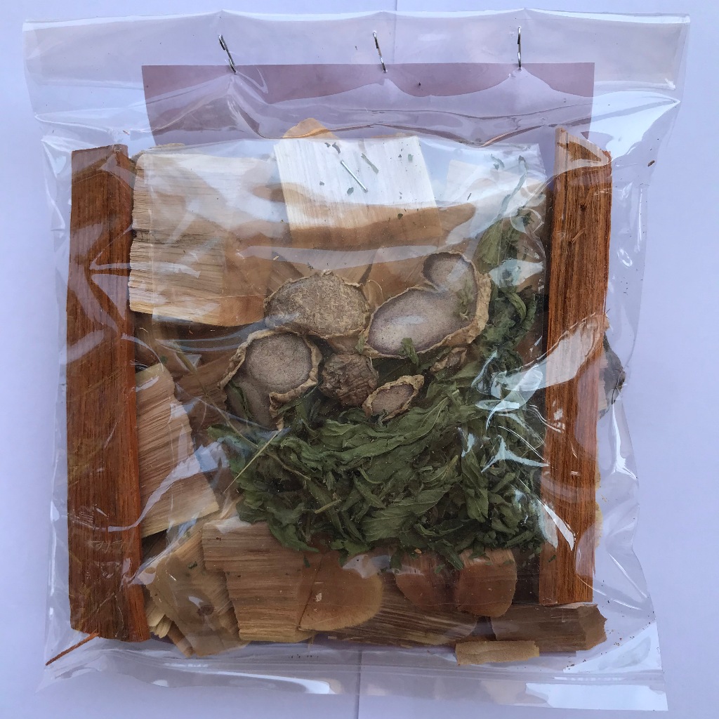 เฒ่ากระโดด สมุนไพรฉลากสีม่วง 100กรัม 40บาท