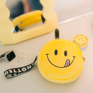 ( พร้อมส่ง ) Knotted Smile Pouch กระเป๋า