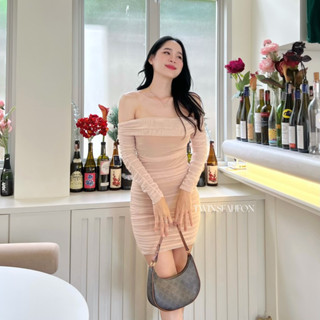 Davida dress มาจากรากศัพท์ที่แปลว่า ที่รัก เป็นชุดที่เหมาะกับการไปเดทในโอกาสพิเศษ  Free Size | Twinsfahfon