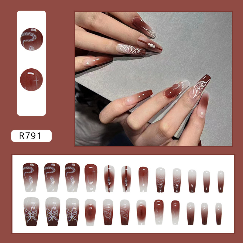 จัดส่งวันนี้ 【R791】เล็บปลอมสำเร็จรูป เล็บปลอมยาว กันน้ำ หลากหลายสไตล์ กล่องละ 24 ชิ้น