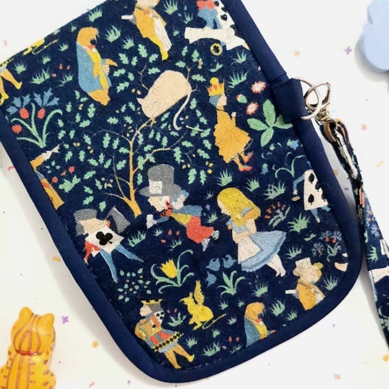 ♥️♦️♠️ กระเป๋าสตางค์ผ้า ลาย อลิซ อิน วันเดอร์แลนด์ ผ้านำเข้า alice in wonderland ราคา ถูกที่สุด ดีลบีเคเค แกลเลอรีภาพที่ 3