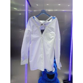 เสื้อpradaส่งฟรีมีของแถม