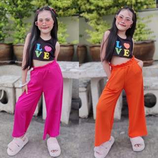 พร้อมส่ง!! ชุดเซ็ตเสื้อกล้ามเอวลอย+กางเกงเอวสูง​  เสื้อสกรีนลาย L🧡VE
