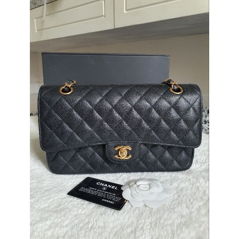 Good condition Chanel classic 10 ghw