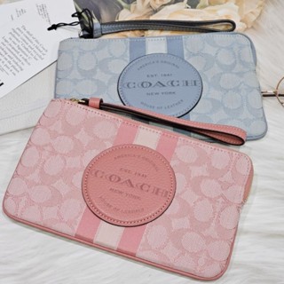 ✔ ของแท้ 100% ✧.* New พร้อมส่ง ✧.* กระเป๋าคล้องข้อมือ Coach Wristlet bag