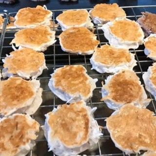 ขนมบ้าบิ่น สูตรดั้งเดิม มีหลายรส ผลิตขายทุกวัน สด สะอาด อร่อย