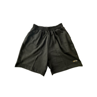 Classic shorts Collection กางเกงขาสั้นสุดคราสสิคของทางร้าน มีปักโลโก้เท่ๆเล็กน้อย