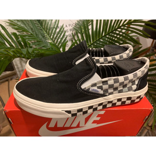 ◼️Vans Classic Slip-On  Black Checkerboard มือสอง ของแท้ 100%🎱💯💯💯  🔹Size 8.5 US / 41 EUR / 26.5 CM