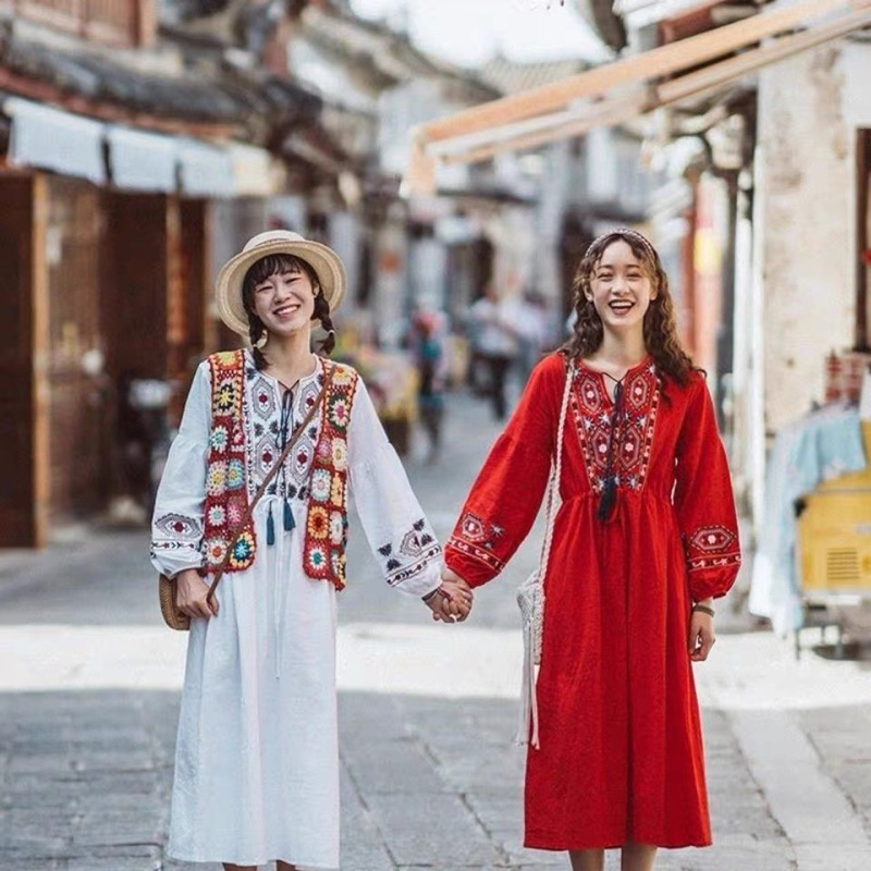 ( สินค้าพร้อมส่งนะคะ ) เดรสโบฮีเมียนปักอก มีสายพู่ผูกอก แขนยาว ผ้าฝ้ายงานสวยแนวพื้นเมือง Mookrinstyle