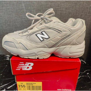 รองเท้า New balance สีเบจ ไซส์ 8.5US/40EUR สภาพใหม่ ใส่ครั้งเดียว