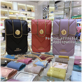 LYN กระเป๋าสะพายข้าง LYN รุ่น CAMERON MOBILE POCKET  :  LL23FWF079 แท้จากชอป พร้อมอุปกรณ์