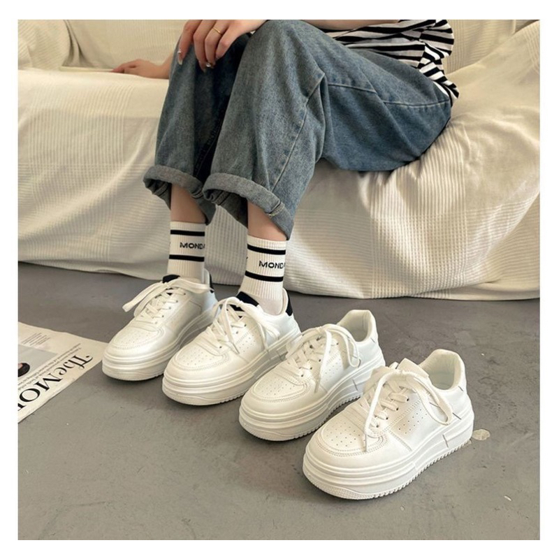 [พร้อมส่งจากไทย]รองเท้าผ้าใบหนัง ส้น 5 ซม(สินค้ามีตำหนิ)