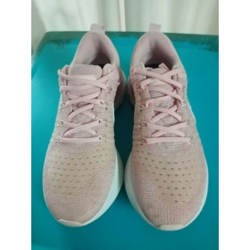 รองเท้าวิ่ง NIKE​ แท้​ มือสอง​