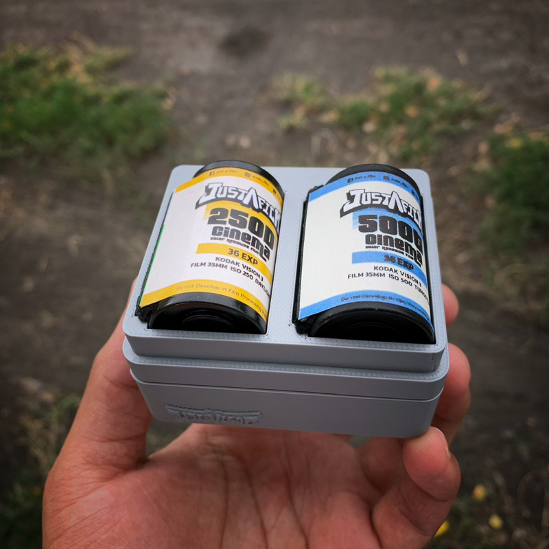 กล่องใส่ฟิล์ม 35mm ใส่ได้ 2 ม้วน เคสกันกระแทก พกพาสะดวก