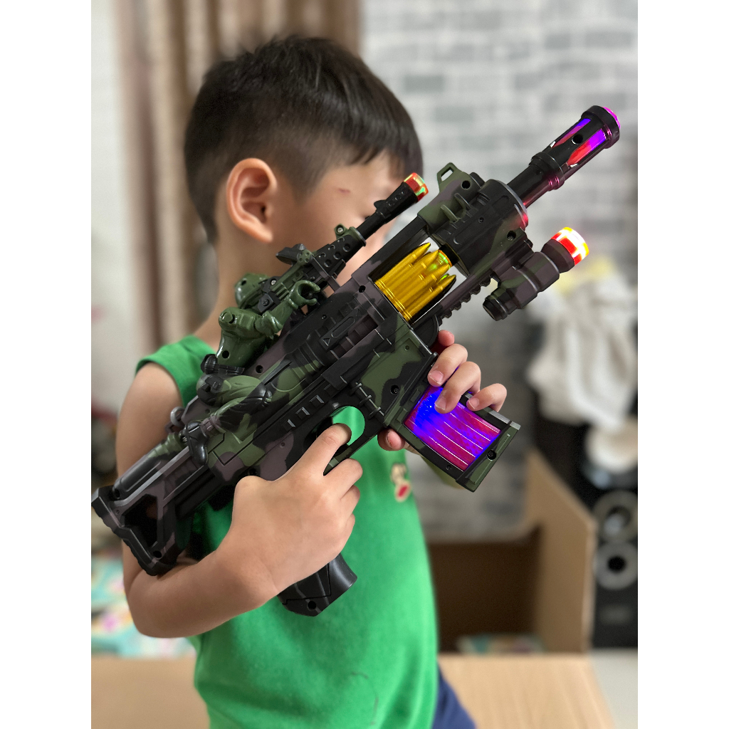 ปืนทหาร ปืนลายทหาร ปืนของเล่น ระบบสั่น มีเสียงมีไฟ ปืนใส่ถ่านของเล่นเด็ก ถ่ายรูปจากสินค้าจริง พร้อมส่ง ใส่ถ่าน AA 3 ก้อน