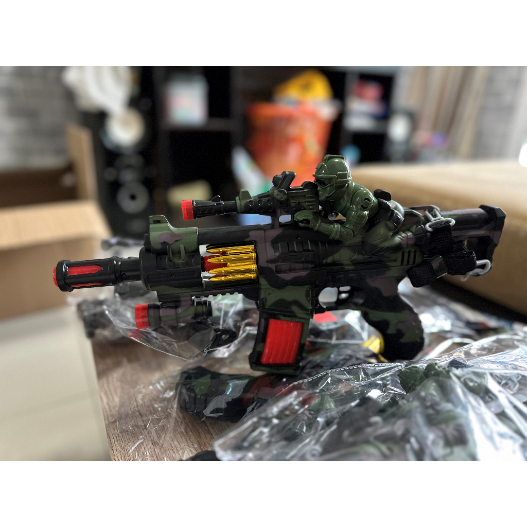 ปืนทหาร ปืนลายทหาร ปืนของเล่น ระบบสั่น มีเสียงมีไฟ ปืนใส่ถ่านของเล่นเด็ก ถ่ายรูปจากสินค้าจริง พร้อมส่ง ใส่ถ่าน AA 3 ก้อน