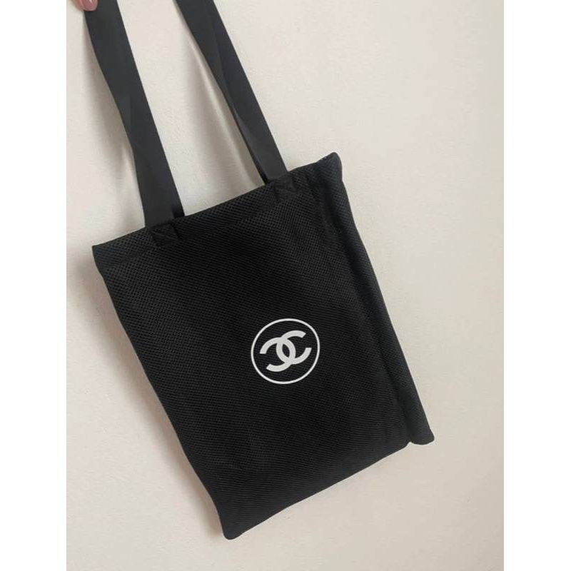 กระเป๋าสะพาย ไนล่อน Chanel Makeup Cosmetic Brand GWP Tote Bag แท้100%