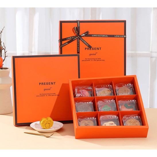 กล่องขนม 9ช่อง เค้ก คัพเค้ก ถุงหิ้ว  (กล่องส้มPRESENT)(MOON82)