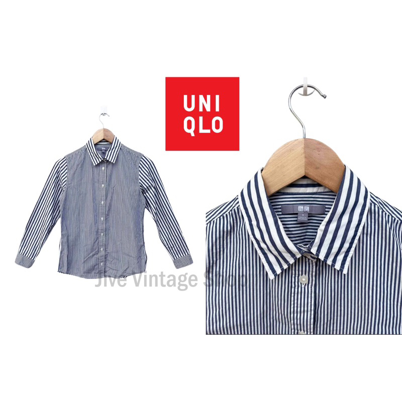 เสื้อเชิ๊ตผู้หญิง Uniqlo มือสอง ลายทางแนวตั้ง สลับเล็กใหญ่ ใส่แล้วผอม สีฟ้า ขาว น่ารัก ไซส์ S ใส่ทำง