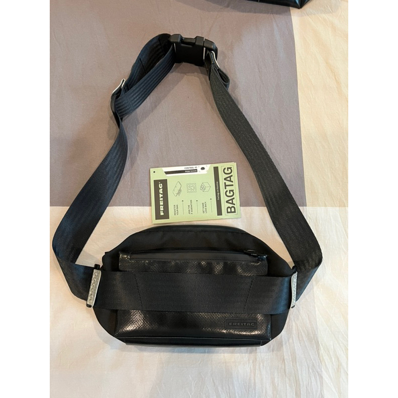 freitag Dixon สีดำ (เหมือนใหม่)