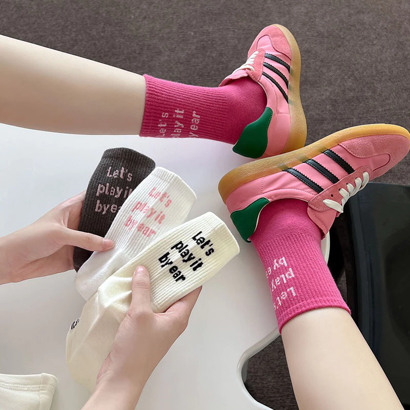 ONEIMO🍑 ถุงเท้ายาว มีตัวอักษร น่ารักๆ 💥พร้อมส่งในไทย
