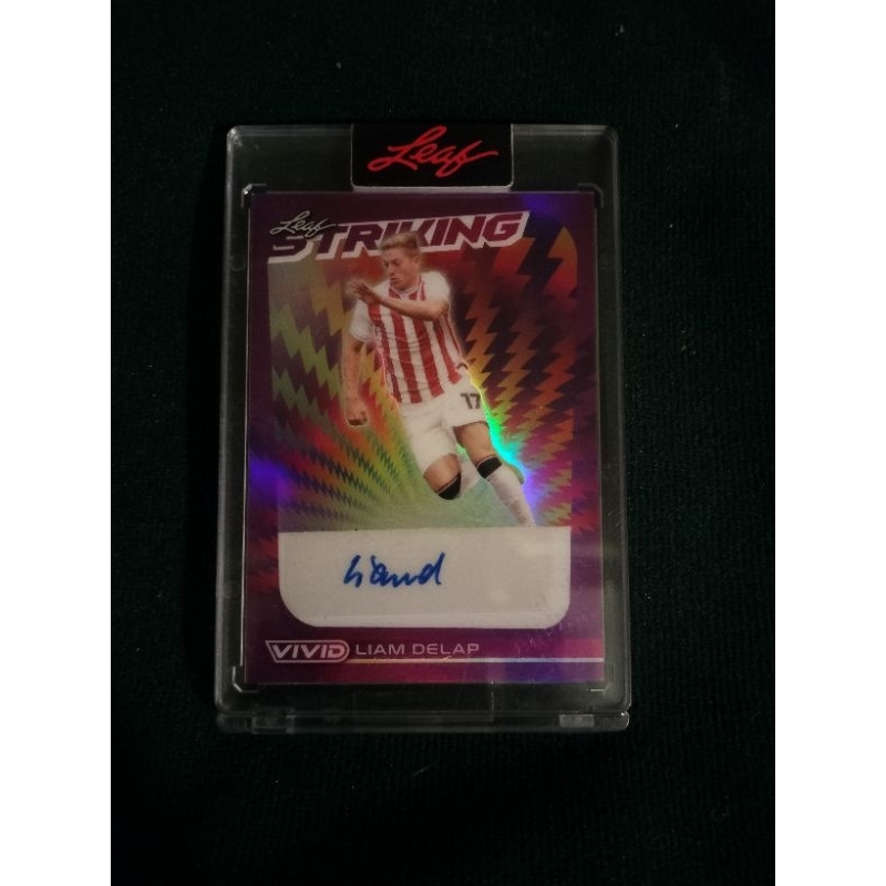 การ์ดลายเซ็น Liam delap 1/2ใบบนโลก นักเตะเก่าจากสโมสรแมนซิตี้ตอนนี้ค้าแข้งอยู่ที่ ฮอลซิตี้อายุเพียง2