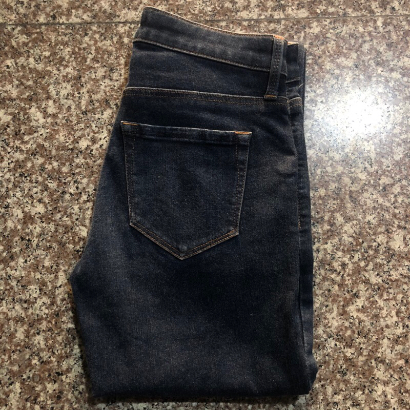 กางเกงขายาว UNIQLO FIT LEGGINGS SILHOUETTE: TAPERED SIZE: 22INCH RISE: MIDDLE 93% COTTON 5% POLYESTE