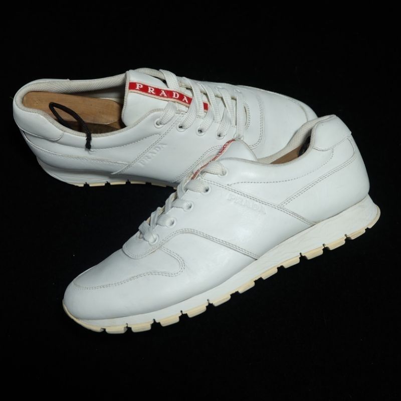 Prada white leather sneakers size 7.5 รองเท้าผ้าใบ​ มือสอง