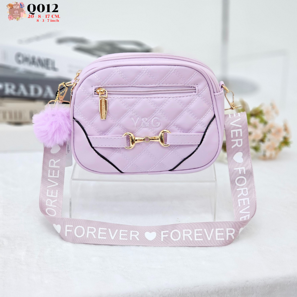 YNG กระเป๋าสะพายข้างทรงหมอน คาดเหล็กทอง สายสปอร์ตสีพาสเทล รุ่นQ012