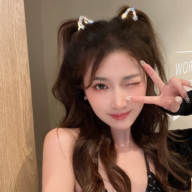 กิ๊บหนีบผม กิ๊บติดผมมีเพชรระยิบระยับ สวยๆ หรูๆ สไตล์เกาหลีFlash diamond hairpin beautiful Korean hair clip
