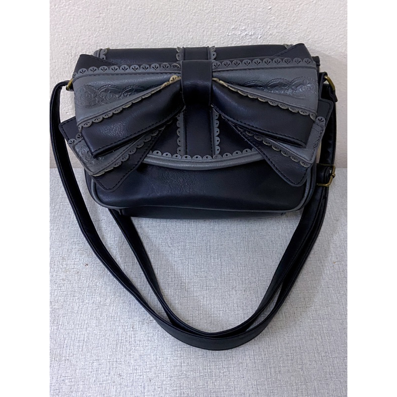 กระเป๋า Axes Femme แท้จากญี่ปุ่น