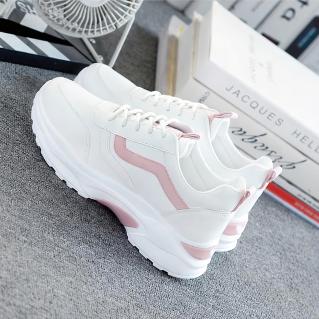 รองเท้าฮิตๆ2025หญิง รองเท้าผ้าใบเสริมส้น 4.5 ซม ไซส์ 35-42มี 2 สี สไตล์เกาหลี รองเท้าวิ่ง ใส่เที่ยวใส่ทำงานได้