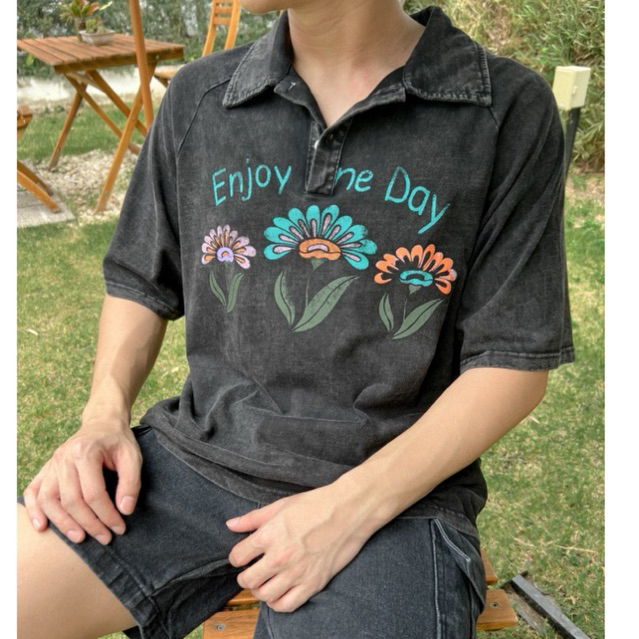 SLURBOYY Triple Flowers Polo เสื้อโปโลดำฟอก ลาย Have the day (SB0762)