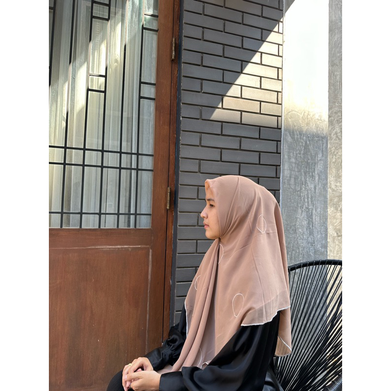 ฮิญาบสามเหลี่ยมรุ่นปักลาย🪡🧵/ผ้าพัน