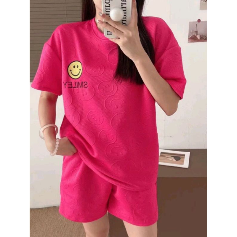 [Mothing House] - 🔥SALE🔥ชุดเซ็ตปั๊มนูนลายยิ้ม เสื้อคอกลม+กางเกงขาสั้นมอตติ้ง