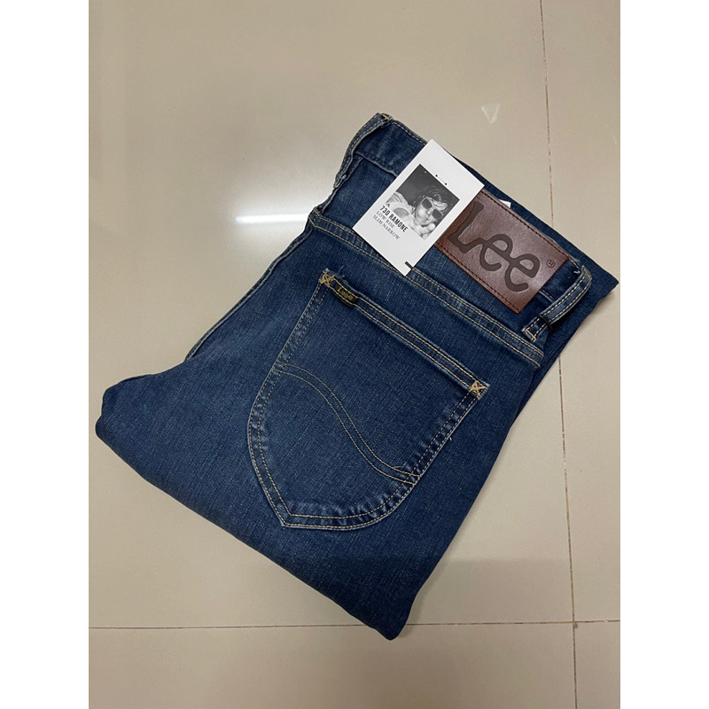 Lee รุ่น LE 30B11 RAMONE กางเกงยีนส์ผู้ชาย ราคาป้าย 1,890 บาท ยีนส์ยืด เอวต่ำ ทรงเข้ารูป สียีนส์ สวย