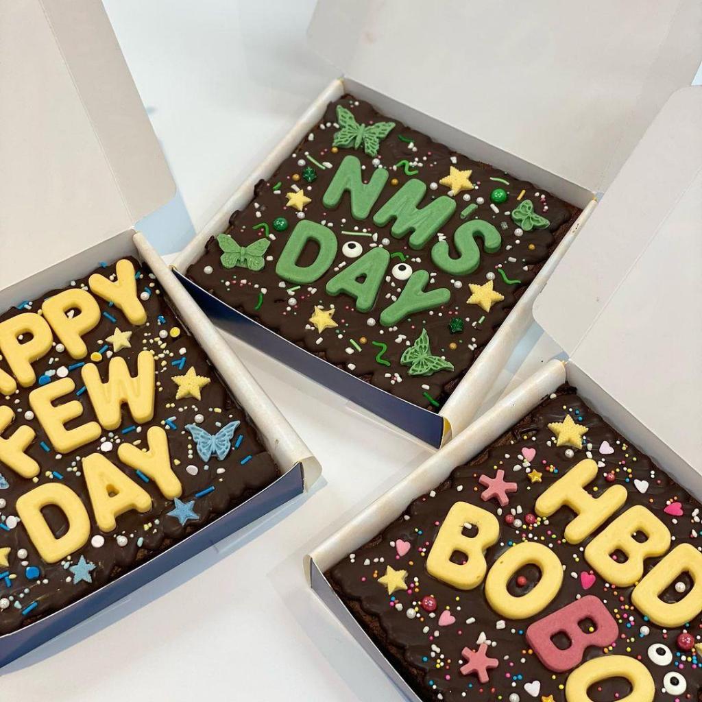 Brownie Special Gifts เปลี่ยนสีและข้อความได้ จำกัด 12 ตัว *ใส่ในหมายเหตุแจ้งได้เลยค่ะ