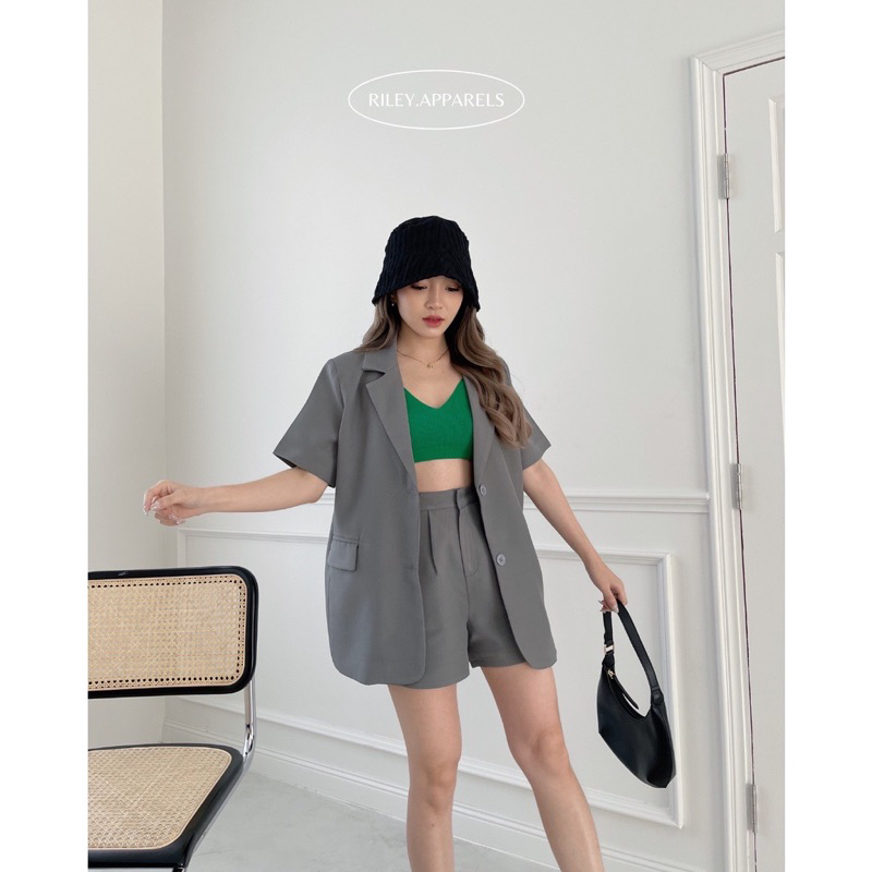 ส่งต่อ Riley.apparels brand ทั้ง Set สีเทา เสื้อเบลเซอร์+กางเกงขาสั้น